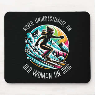 Unterschätzen Sie nie eine alte Frau auf dem Skila Mousepad