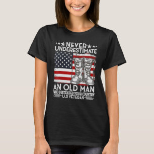 Unterschätzen Sie nie eine alte, patriotische US-F T-Shirt
