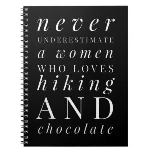 Unterschätzen Sie nie eine Frau, die Lieben Wander Notizblock