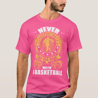 Unterschätzen Sie nie einen alten Mann mit einem B T-Shirt