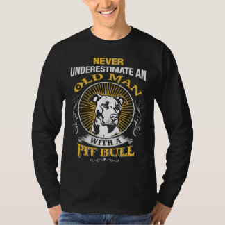 Unterschätzen Sie nie einen alten Mann mit einem T-Shirt