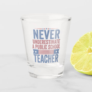 Unterschätzen Sie niemals den Lehrer Walz Schnapsglas
