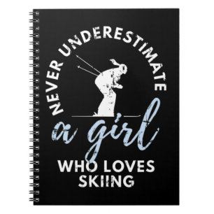 Unterschätzen Sie niemals ein Mädchen, das Lieben  Notizblock