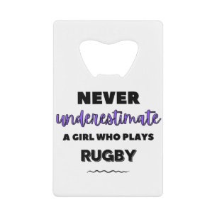 Unterschätzen Sie niemals ein Mädchen, das Rugby Geldbeutel Flaschenöffner