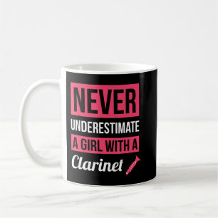 Unterschätzen Sie niemals ein Mädchen mit einem fr Kaffeetasse