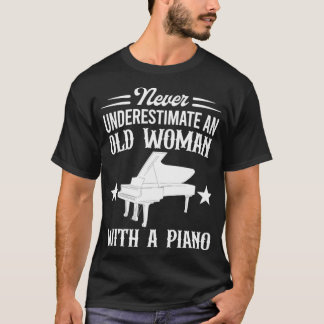 Unterschätzen Sie niemals eine alte Frau mit einer T-Shirt