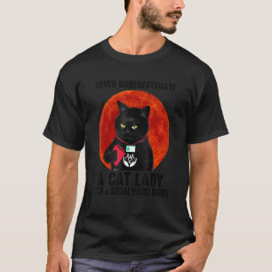 Unterschätzen Sie niemals eine Katze mit einer soz T-Shirt