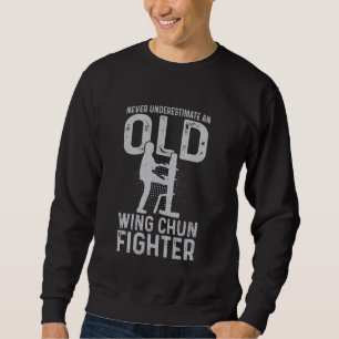 Unterschätzen Sie niemals einen alten Flügel-Kämpf Sweatshirt