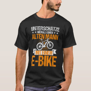 Unterschätzen Sie niemals einen alten Mann mit ein T-Shirt