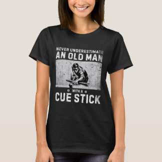 Unterschätzen Sie niemals einen alten Mann mit ein T-Shirt