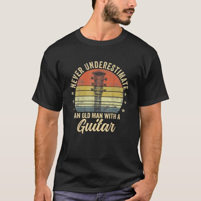 Unterschätzen Sie niemals einen alten Mann mit Git T-Shirt (Vorderseite)