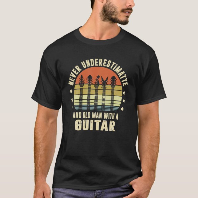 Unterschätzen Sie niemals einen alten Mann mit Git T-Shirt (Vorderseite)