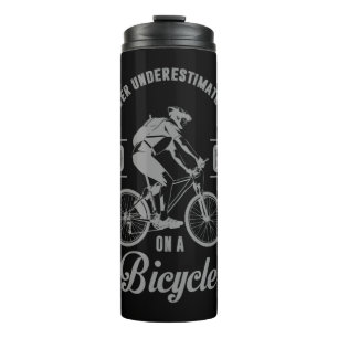 Unterschätzen Sie niemals einen alten Typ auf dem Thermosbecher