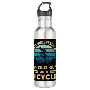 Unterschätzen Sie niemals einen alten Typ auf eine Edelstahlflasche