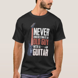 Unterschätzen Sie niemals einen alten Typ mit Gita T-Shirt