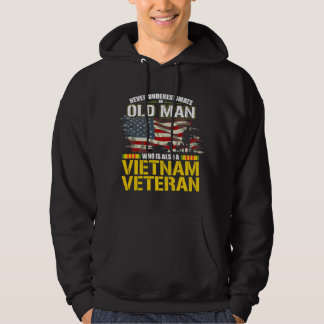 Unterschätzen Sie niemals einen älteren MAN Vietna Hoodie