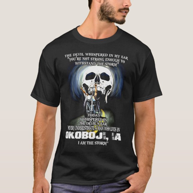 Unterschätzen Sie niemals einen OKOBOJI IA Man T-Shirt (Vorderseite)