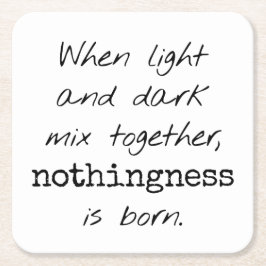 Untersetzer aus hellem und dunklem Papier