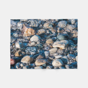 Unterwasser-Steine leuchten farblich Fleecedecke