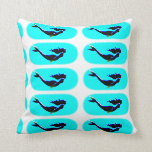 Unterwasserschwimmermädchen Kissen