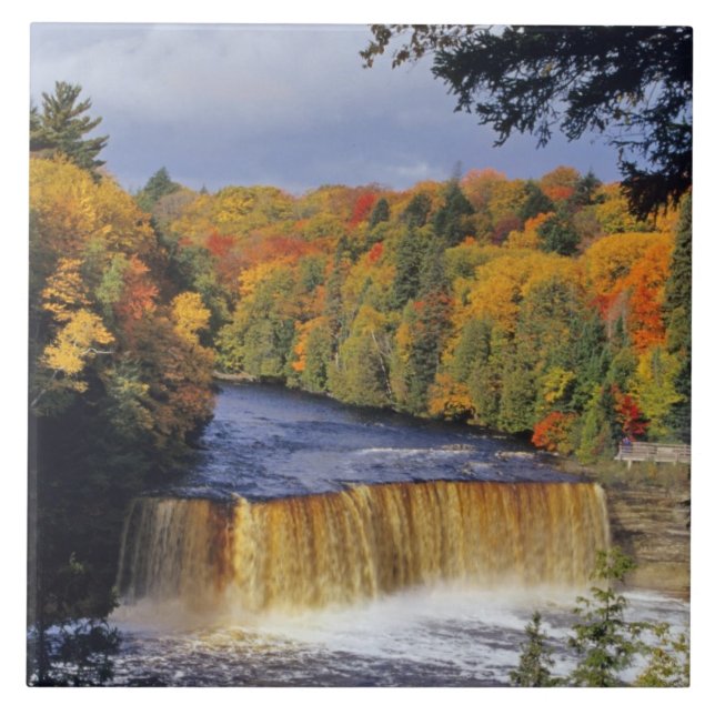 Upper Tahquamenon Falls in UP Michigan im Herbst Fliese (Vorderseite)