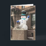 Upper West Side Snowman New York City NYC Snow Feiertagskarte<br><div class="desc">Das Design zeigt ein originelles Farbfoto eines aufblasbaren Schneemanns, der im Schnee schwingt. Auf Manhattans Upper West Side fotografiert. Dieses Foto ist auch auf einer Reihe anderer Produkte erhältlich. Viele andere New Yorker Stadtbilder und Naturfotos sind auch in diesem Shop erhältlich. Sehen Sie nicht genau, wonach Sie suchen? Kontaktieren Sie...</div>