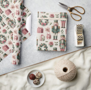 Üppige Blumen mit Weihnachtsnussknacker Geschenkpapier