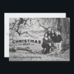 Urban Black and White Christmas Card Feiertagskarte<br><div class="desc">Urban Black and White Christmas Card Geben Sie Ihren Weihnachtskarten ein modernes,  urbanes Ambiente mit diesem einfachen Stil. Fühlen Sie sich frei,  um nach Ihren Wünschen anzupassen!</div>