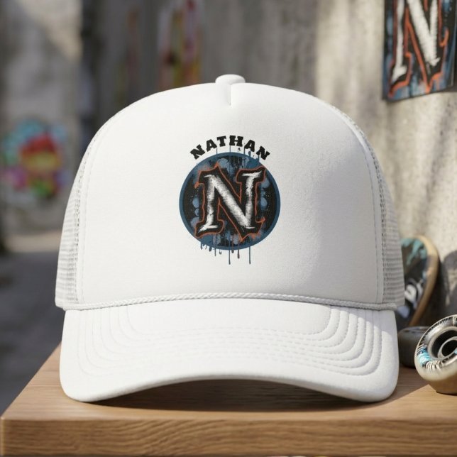 Urban Graffiti Graphic Customizable Monogram "N" Truckerkappe (Von Creator hochgeladen)