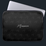Urban Mit Monogramm Black Elegante Script Laptopschutzhülle<br><div class="desc">Digitale Kunst</div>