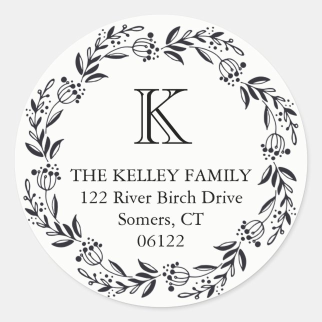 Urlaubskreath Rustic Black Initial Monogram Runder Aufkleber (Vorderseite)