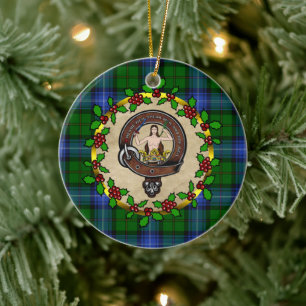 Urquhart Clan Abzeichen & Tartan Personalisierte W Keramik Ornament