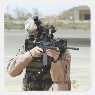 US Air Force Airman übernimmt Sicherheit Quadratischer Aufkleber