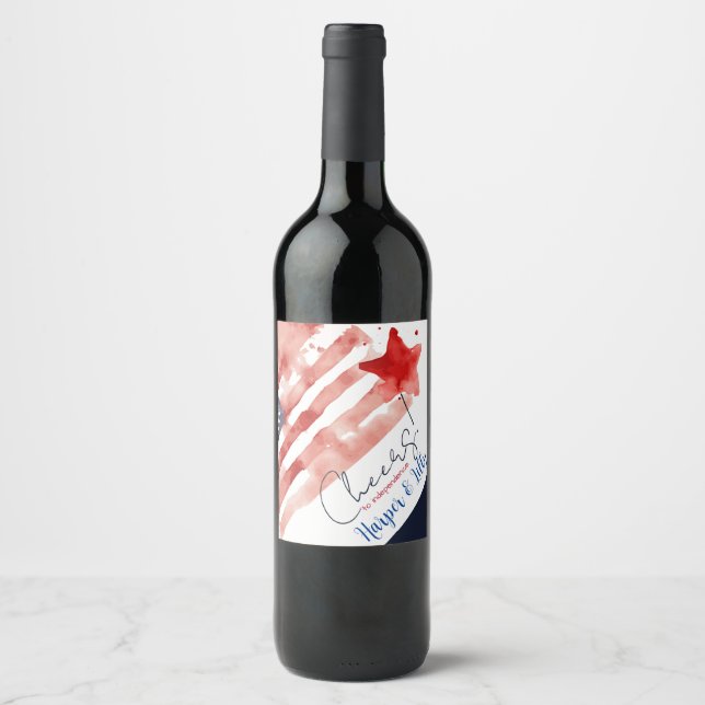 US-Flagge mit Aquarellfarbe und Red Star 4. Juli Weinetikett (Vorderseite)