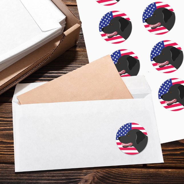 US-Flagge mit schwarzem Labrador Runder Aufkleber (Black Labrador Profile US Flag Stickers for Labrador Owners in the US.  Sweet expression of Lab.)