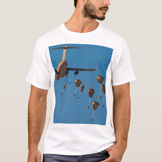US-KAMPFPLATZ - US-Im Flugzeug T-Shirt (Vorderseite)