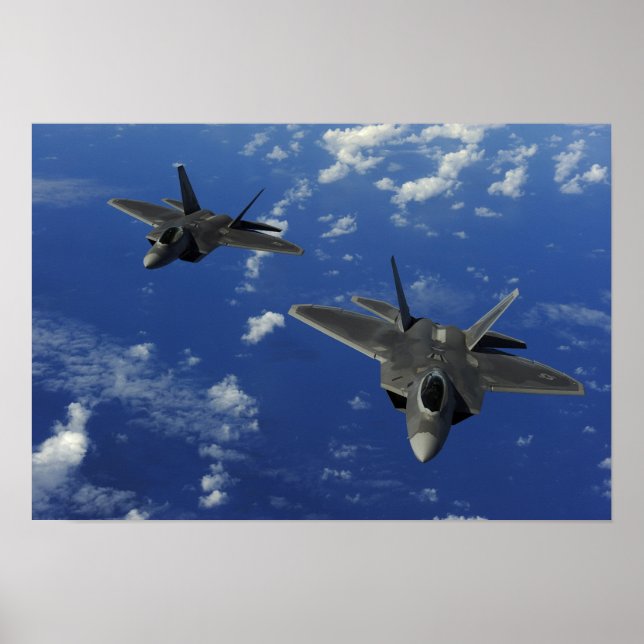US-Luftwaffe F-22-Vergewaltiger in der Nähe von Gu Poster (Vorne)