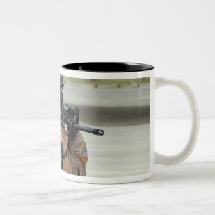 US-Luftwaffe-Flieger leitet Sicherheit Zweifarbige Tasse