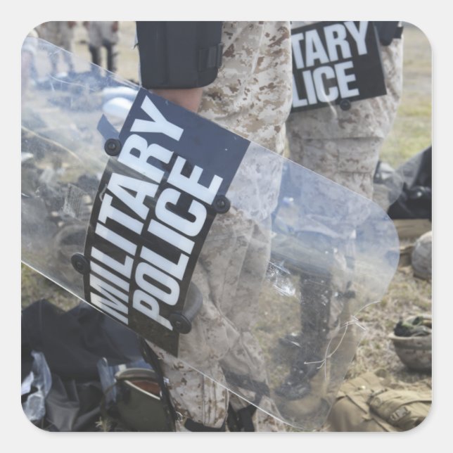 US-Marineinfanteristen und -Matrosen treiben Unruh Quadratischer Aufkleber (Vorderseite)