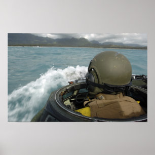 US-Marinesoldat, der ein Angriff mit Poster