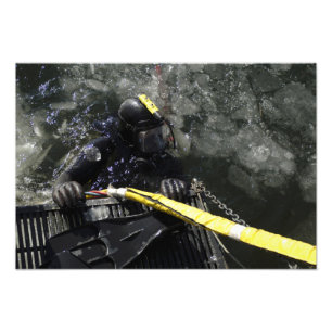 US Navy Diver startet seinen Tauchgang Fotodruck