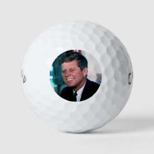 US-Präsident John F. Kennedy im Oval Office Golfball