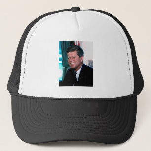 US-Präsident John F. Kennedy im Oval Office Truckerkappe