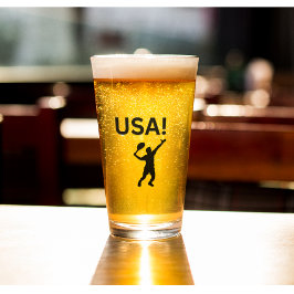 US-Tennisspieler mit Punkt als Ball Glas