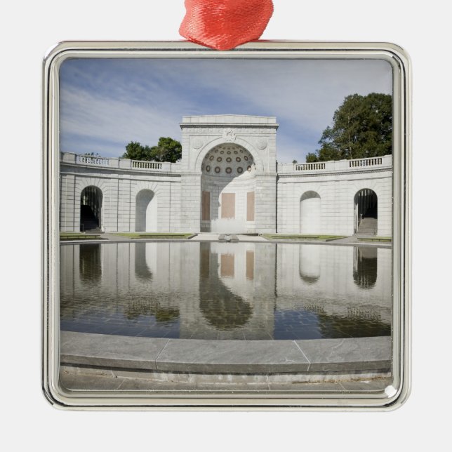 US, VA, Arlington. Frauen im Militärdienst für Silbernes Ornament (Vorne)