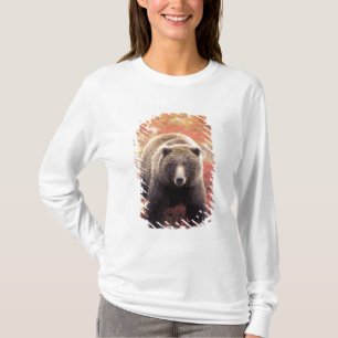 USA, Alaska, Denali NP, weiblicher Grizzly Bar T-Shirt