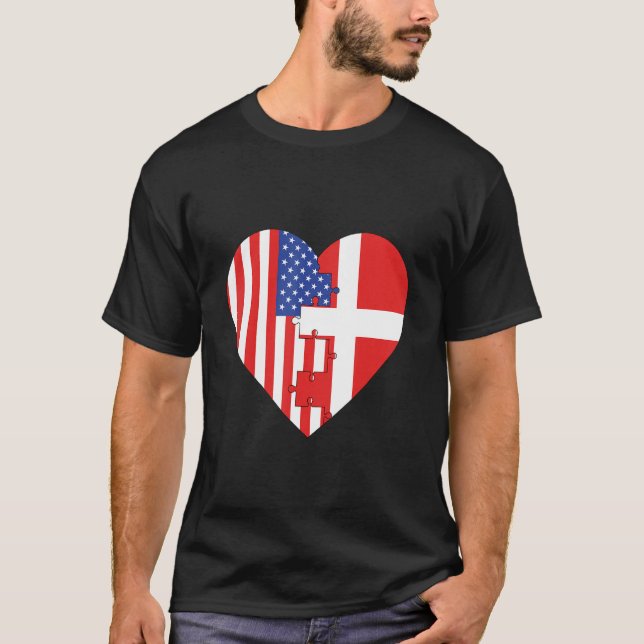 USA and Denmark Flags Heart T-Shirt (Vorderseite)