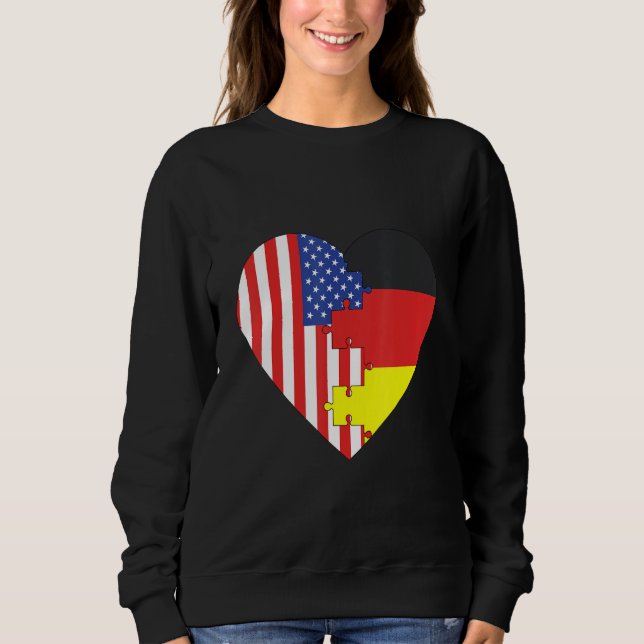 USA and Germany Flags Heart Sweatshirt (Vorderseite)