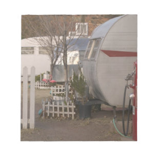 USA, Arizona, Bisbee: Schattiges Dell-Motel, alles Notizblock