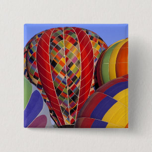 USA, Arizona, Val Vista. Farbenfrohe heiße Luft Button